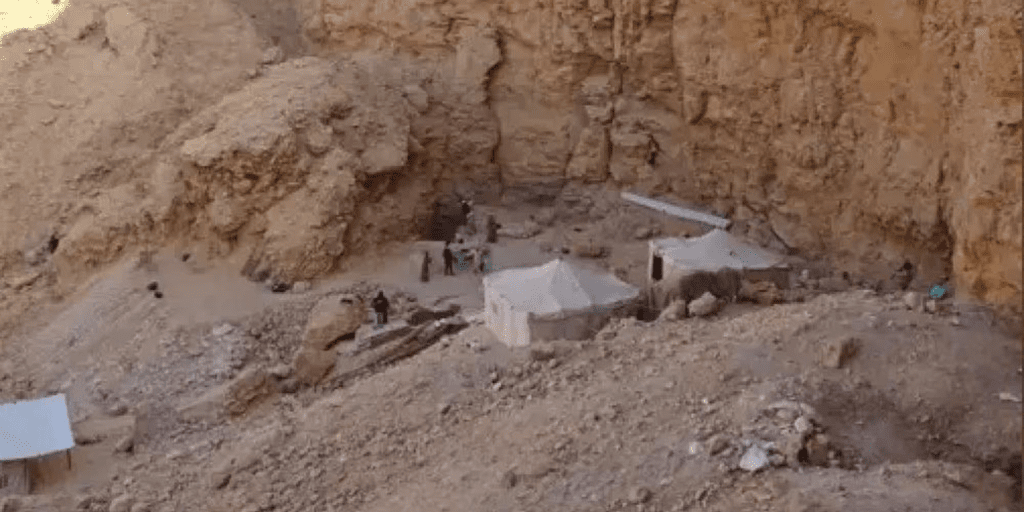Archaeologists Discover a Royal Tomb Dating From the Time of a Female Pharaoh Co-Ruler