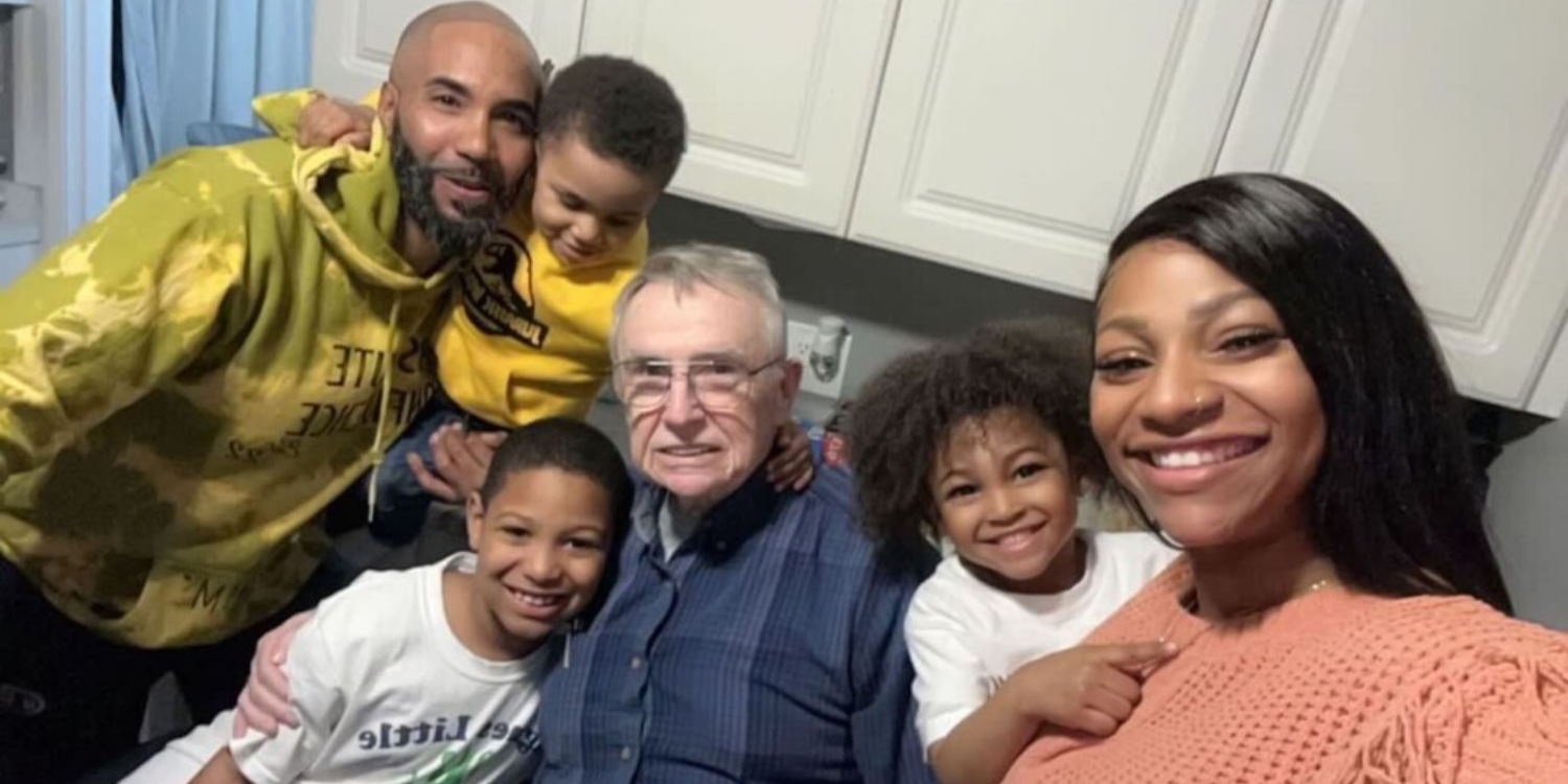 Family Adopts Elderly Neighbor as ‘Honorary Grandpa’
