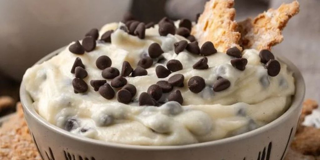 This ‘Lazy’ Cannoli Dip Is Sweet, Creamy Perfection
